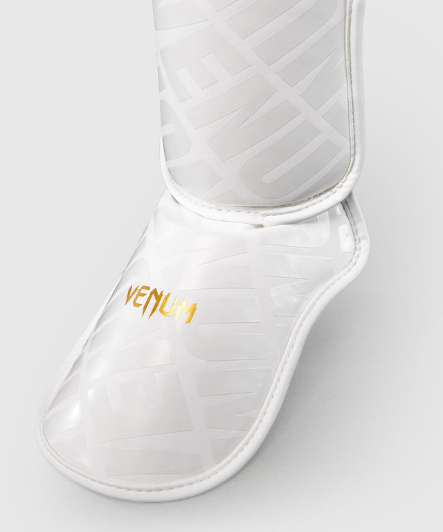 Caneleiras Venum Contender 1.5 XT 3D – Branco/Ouro
