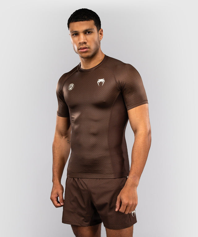 Rashguard Venum x Roger Gracie Academy Manga Corta – Marrón Oscuro