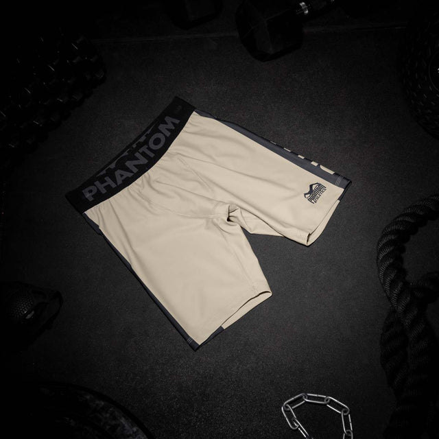 Pantaloni scurți de compresie Phantom Athletics Vector Apex – Nisip