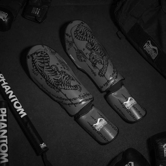 Chrániče holení Phantom Athletics Muay Thai – Šedé