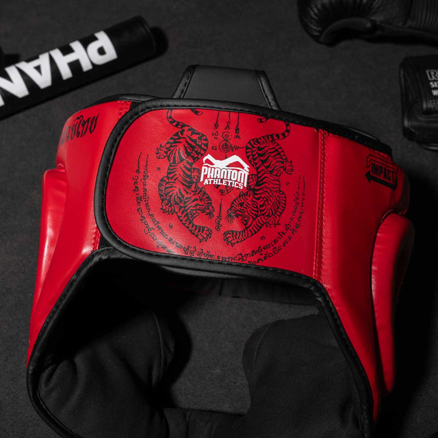 Casco de boxeo Phantom Athletics Muay Thai – Rojo