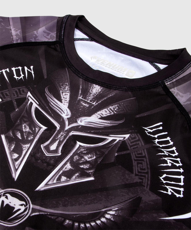 Rashguard Venum Gladiator 3.0 s krátkými rukávy – Černá/šedá/bílá