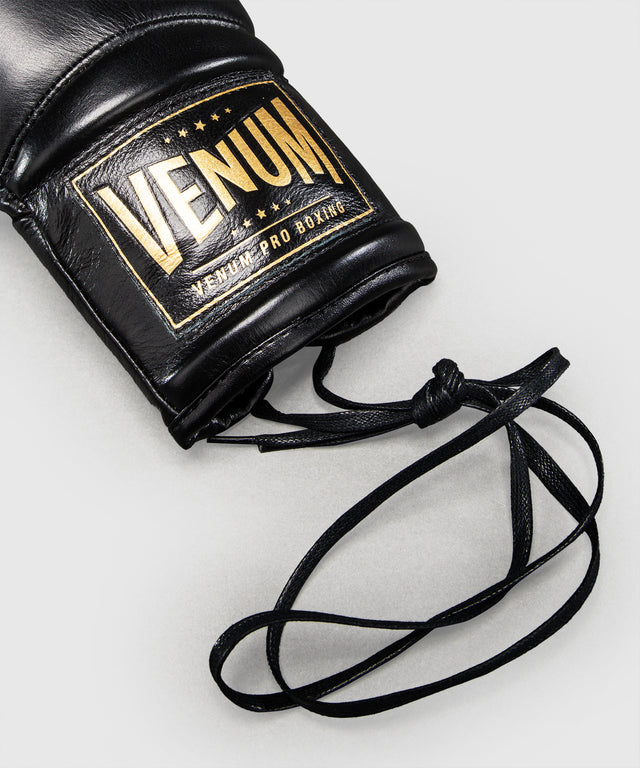 Gants de boxe Venum x Mike Tyson Giant 2.0 Pro à lacets – Noir/Or