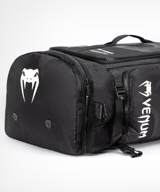 Bolsa de deporte Venum Shockwave 60L - Negro