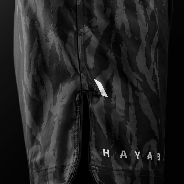 Hayabusa MMA-shorts Apex Mid – Carbon Svart