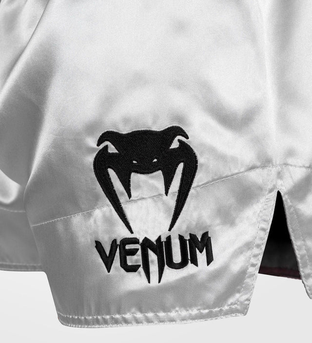 Pantaloni scurți de kickboxing Venum Classic – Argintiu/Negru