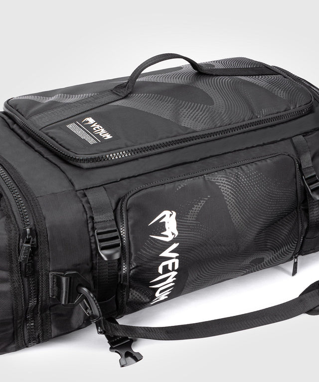 Bolsa de deporte Venum Shockwave 60L - Negro