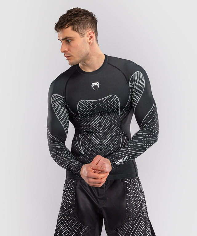 Rashguard Venum Midnight Fury Manga Larga – Negro/Gris/Plata