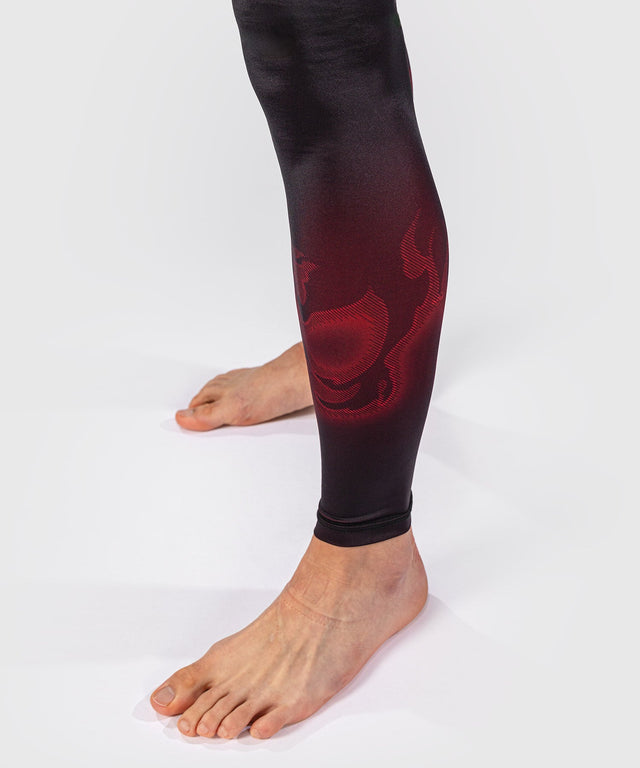 Pantaloni scurți de compresie Venum Spectre – Negru/Roșu