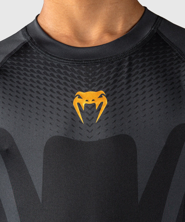 Venum Attack Long Sleeve Rashguard Kids – Black/Gold