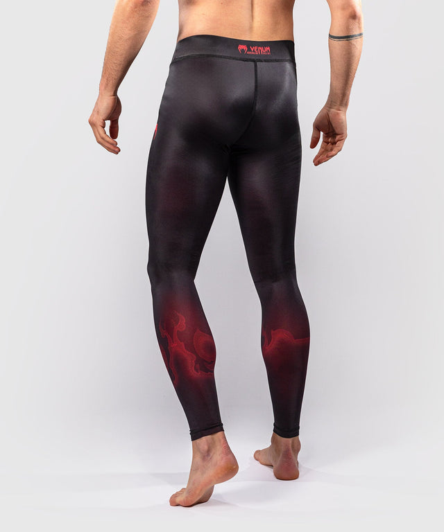 Pantaloni scurți de compresie Venum Spectre – Negru/Roșu