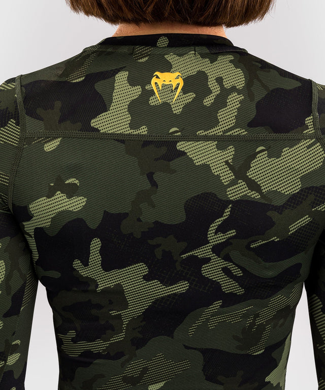 Rashguard Venum x Sophia Rose para mulher – Forest Camo