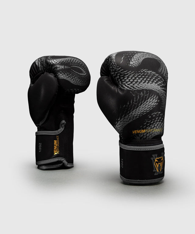 Gants de boxe Venum Matupa – Noir/Gris/Or - vue de face