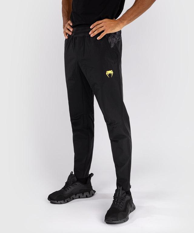 Venum x Topuria Unmatched Jogging-Hose – Schwarz/Gold