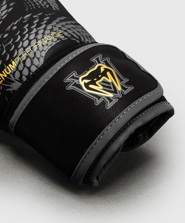 Gants de boxe Venum Matupa – Noir/Gris/Or - détail