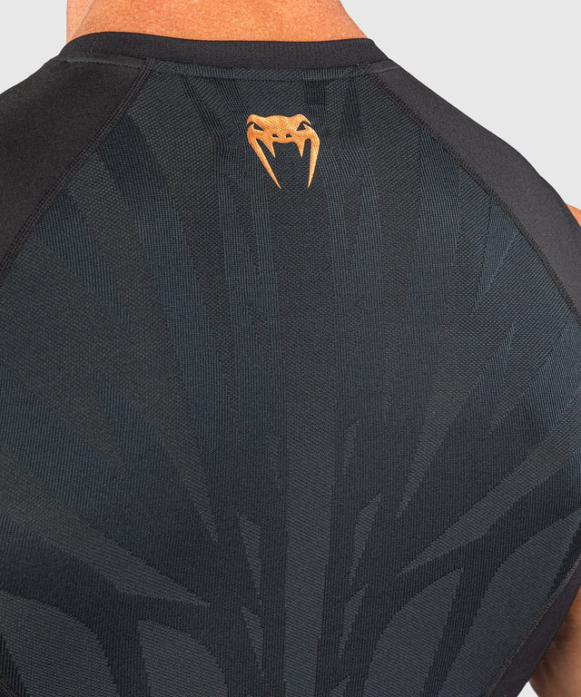 Rashguard Venum G-Fit Revolution sin mangas – Negro/Cobre