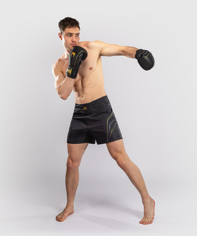 Spodenki MMA Venum Streamline – Czarne/Złote