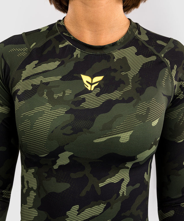 Rashguard Venum x Sophia Rose para mulher – Forest Camo