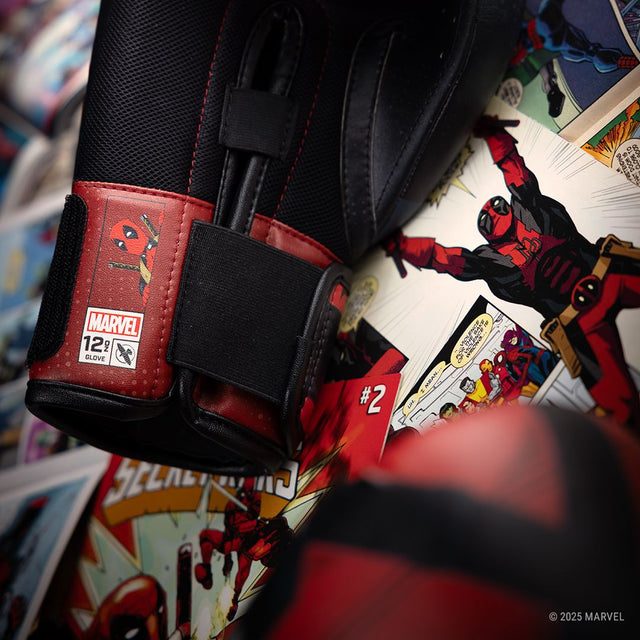 Hayabusa x Marvel Boxningshandskar Deadpool – Röd/Svart
