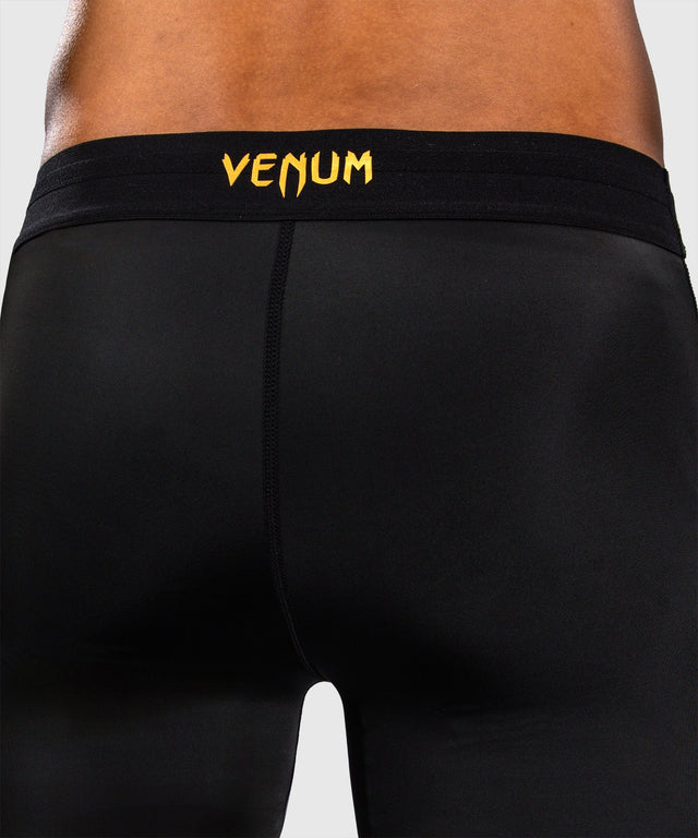 Kompresní kraťasy Venum G-Core – Černé/Zlaté
