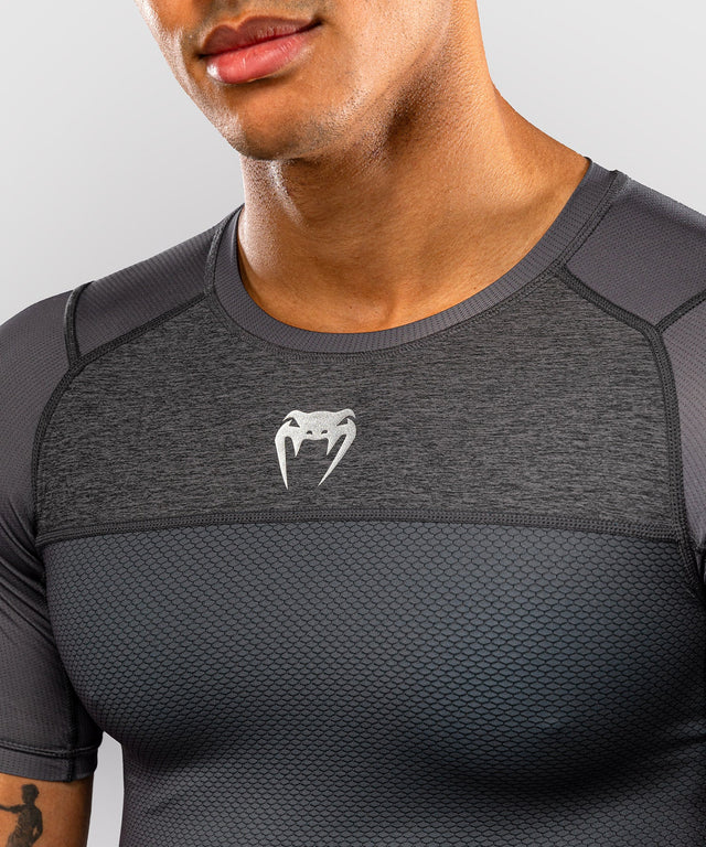 Rashguard Venum G-Fit Scale Maniche corte – Grigio