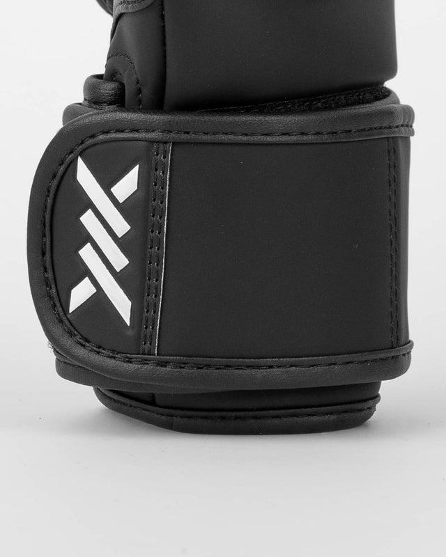 Mănuși MMA de sparring Caged Shadow – Mat Negru/Alb