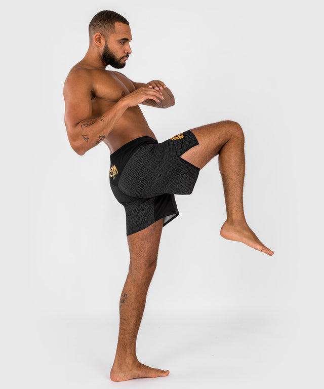 Pantaloni scurți MMA Venum x Ares – Negru/Auriu