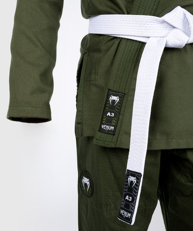 Kimono BJJ Venum First - Verde cachi - con cintura bianca inclusa