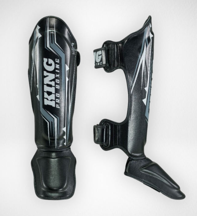King Pro Boxing Kickboks Scheenbeschermers Spartan - Zwart/Grijs