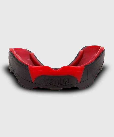 Protetor bucal Venum Predator – Preto/Vermelho