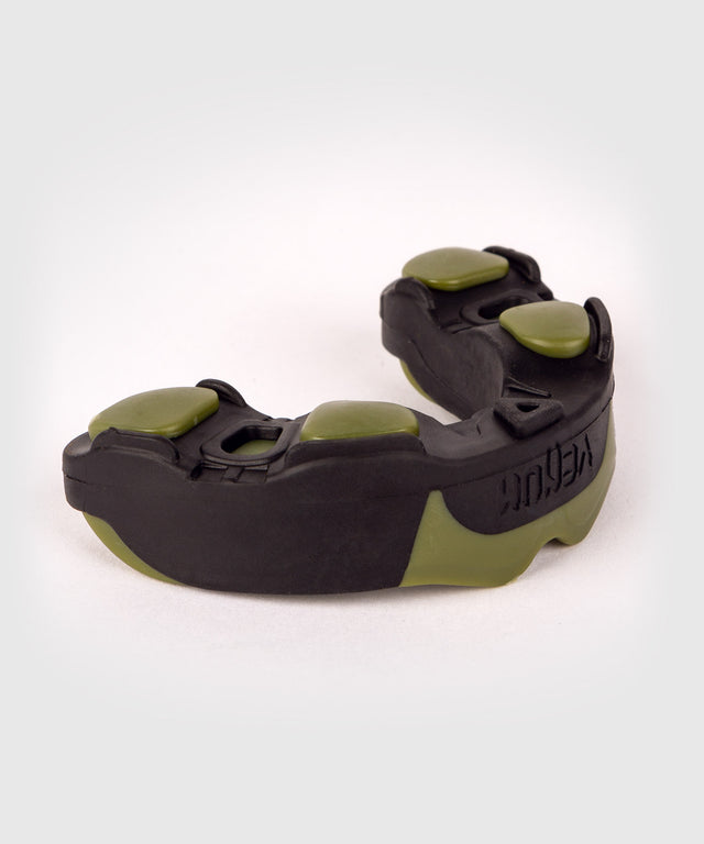 Protector bucal Venum Predator – Negro/Verde caqui