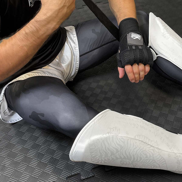 Paratibie Muay Thai Phantom Athletics – Frost Bianco