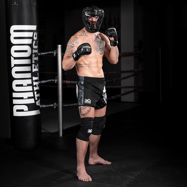 Casco de boxeo Phantom Athletics Apex Cage – Negro