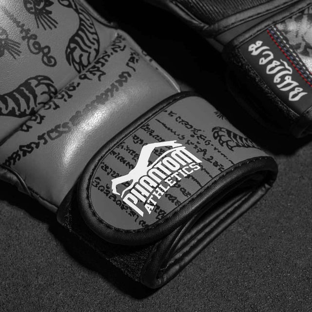 Phantom Athletics MMA-Sparringshandschuhe Muay Thai – Grau