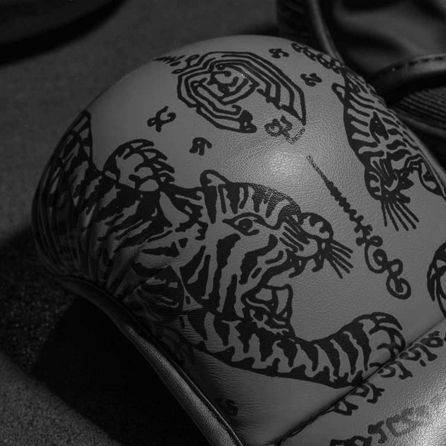 Phantom Athletics MMA-Sparringshandschuhe Muay Thai – Grau
