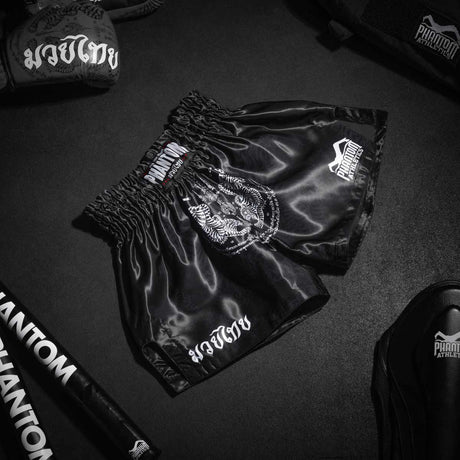 Muay Thai trenky Phantom Athletics Sak Yant – Černé