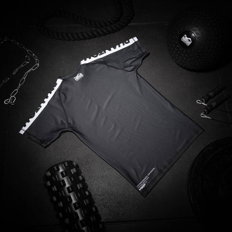 Phantom Athletics Rashguard EVO Apex Kurzarm – Schwarz