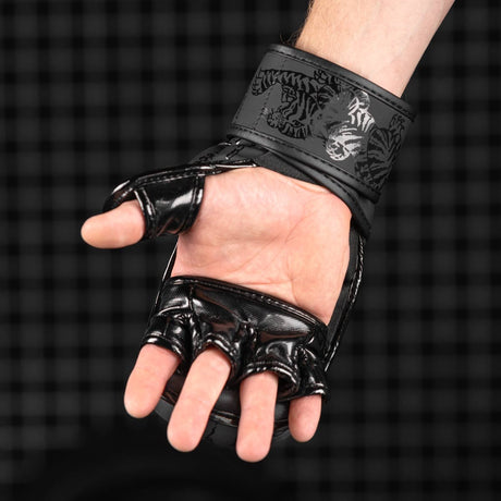 MMA rukavice Phantom Athletics Sparring Muay Thai – Černé