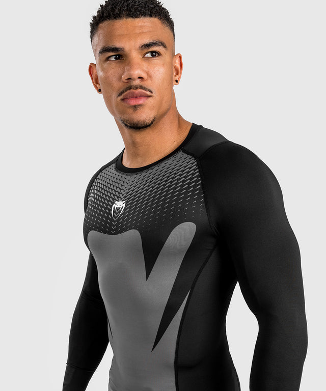 Rashguard Venum Attack Mangas Compridas – Preto/Cinzento
