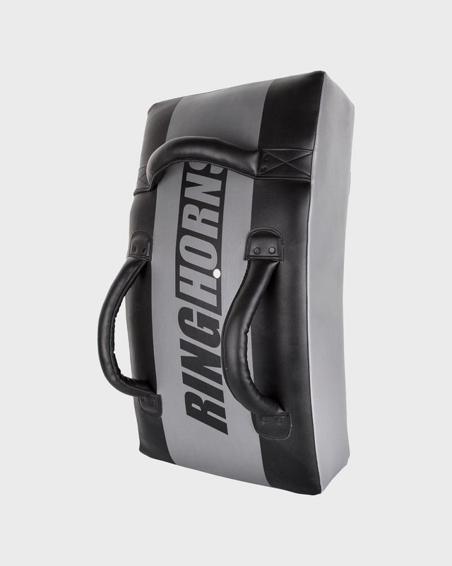 Ringhorns Escudo de pateo Charger Negro
