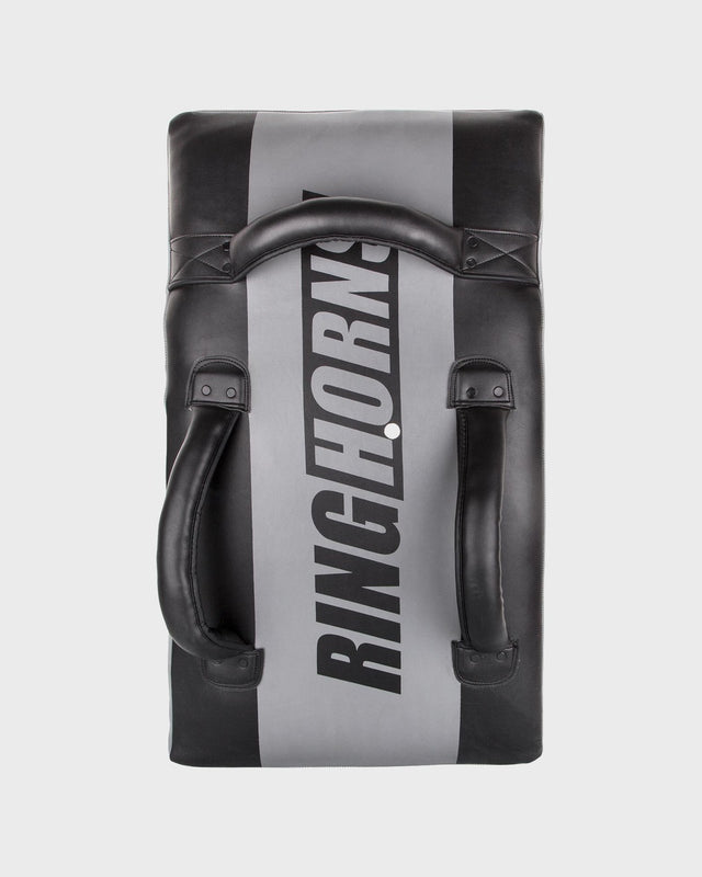 Ringhorns Escudo de pateo Charger Negro