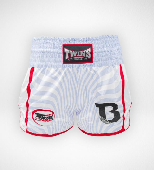 Pantaloni scurți Muay Thai Twins TBT8 – Alb/Roșu