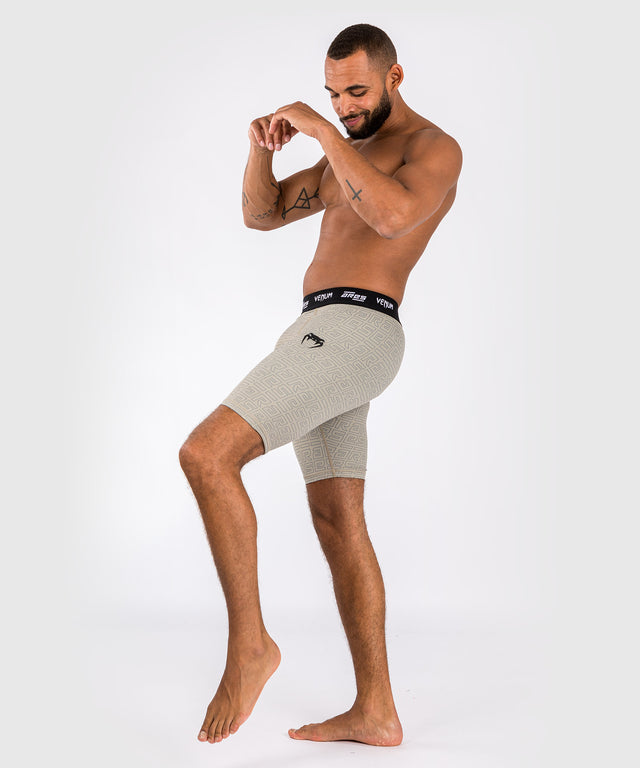 Pantaloncini a compressione Venum x Ares 2.0 – Sabbia