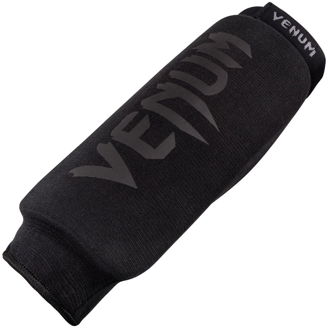 Caneleiras de kickboxing Venum Kontact sem pé – Preto/Preto