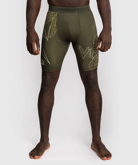Pantaloni scurți de compresie Venum Serpenti – Kaki Verde