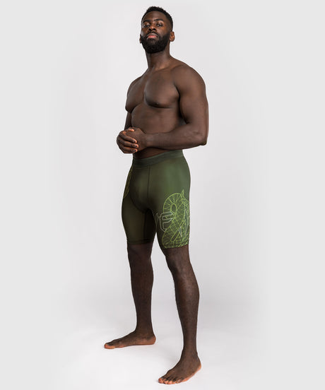Pantaloni scurți de compresie Venum Serpenti – Kaki Verde