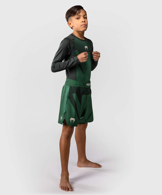 Shorts de MMA Venum Attack Enfant – Vert/Blanc cassé