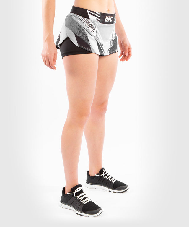 Calções de MMA Venum UFC Authentic Fight Night – Branco