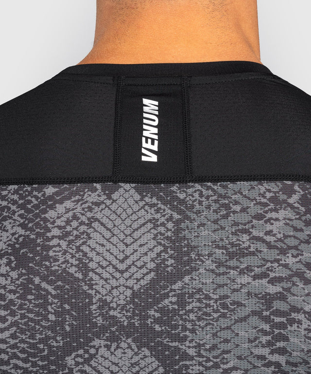 Rashguard Venum G-Fit Scales Manga Larga – Negro/Gris