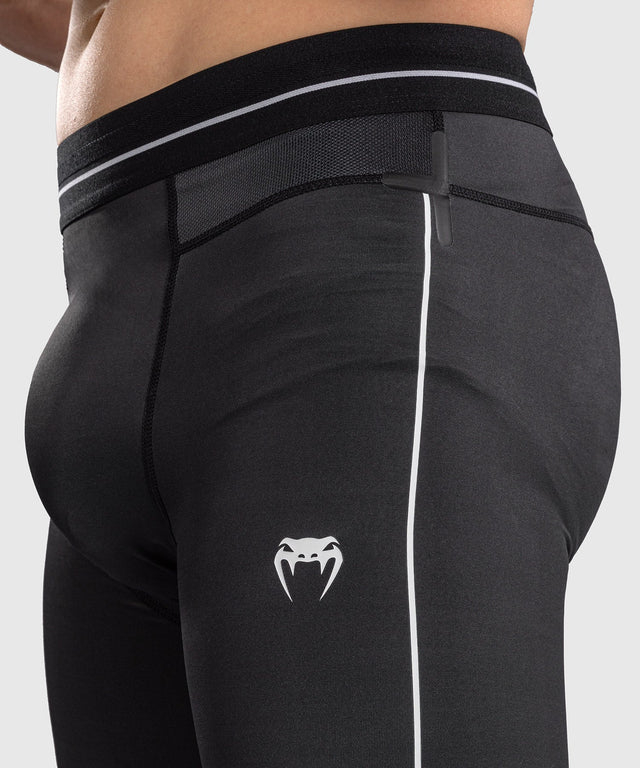 Shorts de compression Venum Stealth – Noir/Blanc